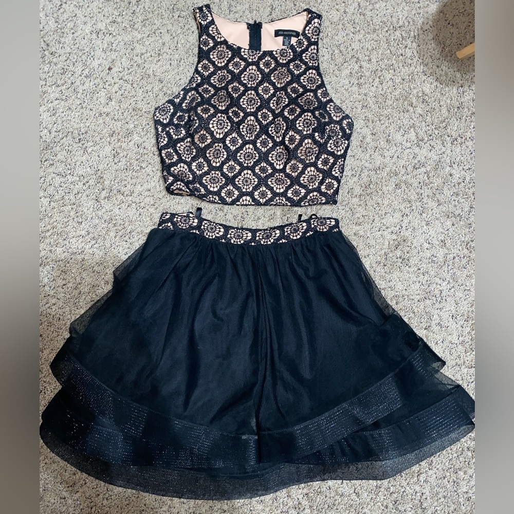 Size 5 Black and Blush 2-Piece Jodi Kristopher Formal Dress